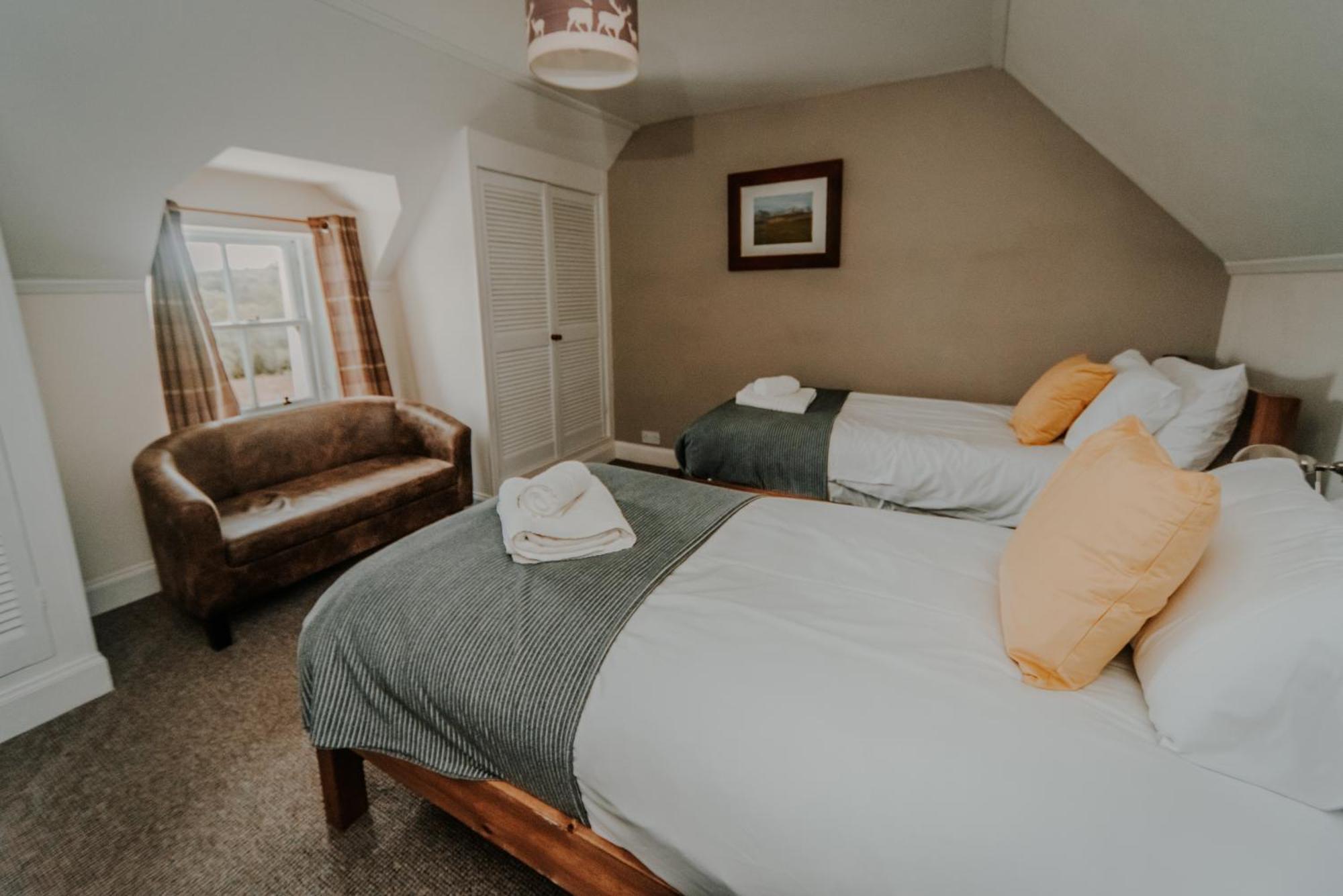 Old Kyle Farm - Stunning Views - 2 Mins From Skye Bridge Villa Kyleakin Exterior foto